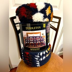 Pendleton Queen Sherpa Blanket - Manta Design